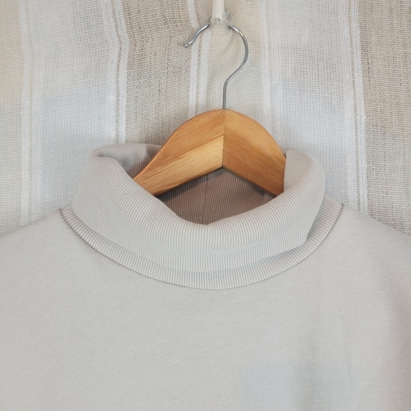 Zara Turtleneck‎ Cropped Sweatshirt Cream Tan Size Small - Picture 3 of 8